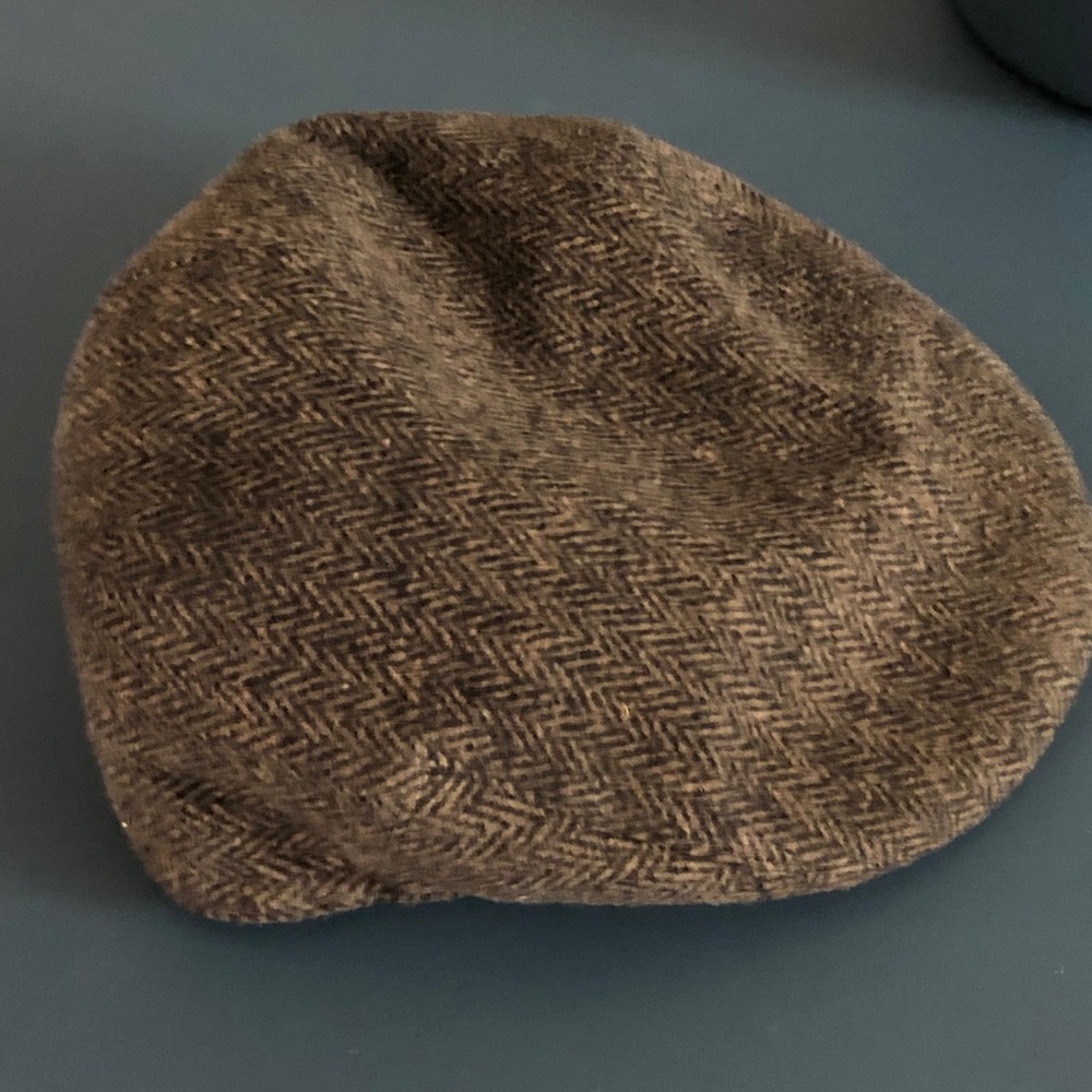 Angela & William Hat - Picture 5 of 7